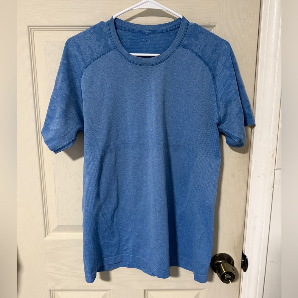 Men’s Lululemon Metal Vent short sleeve army blue tee